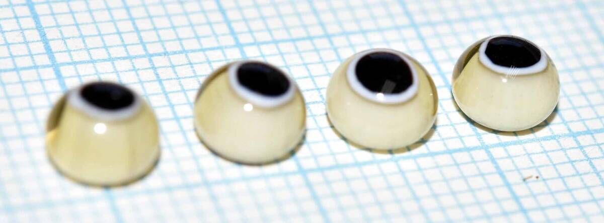 ルアーメイキング　ハンドメイド 　グラスアイ　hand made glass eyes for lure making （11581-489）本格的　ルアービルダー用　日本製_画像1