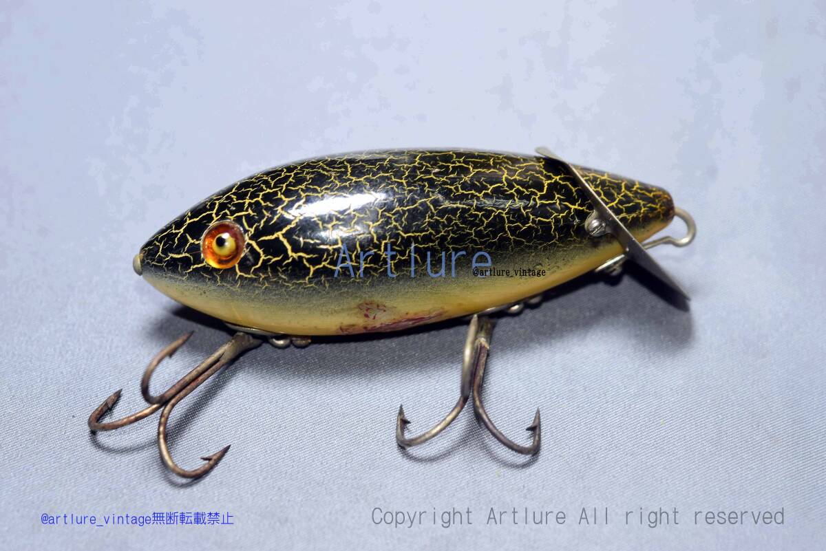 VINTAGE WOODEN LURE HEDDON baby crab wiggler ( 8260-62)USA VINTAGE WOODEN LURE HEDDON baby crab wiggler ( 8260-62)USA