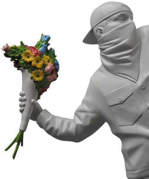 BANKSY 銀行C flawerbomer 花bomber statue DOLK nick沃克 馬丁華生kaws 邁迪蔻玩具medicom toy 原文:BANKSY バンクシー flawerbomer フラワーボマー スタチュー DOLK ニックウォーカー マーティンワトソン kaws メディコムトイ medicom toy