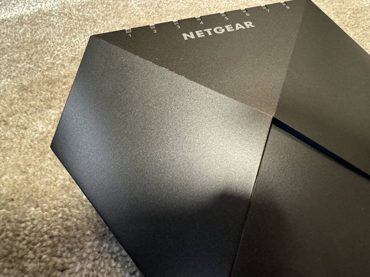 Netgear Nighthawk S8000 GS808E-100JPS ゲーミングスイッチングハブ_画像2