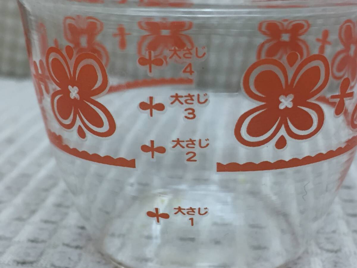[食器] 用品「軽量カップ」大さじ1～4 ガラス製 おまけ付き(片口ミニボウル) 可愛い 花柄 高さ：約5.5cm 円直径：約6.5cm_画像3