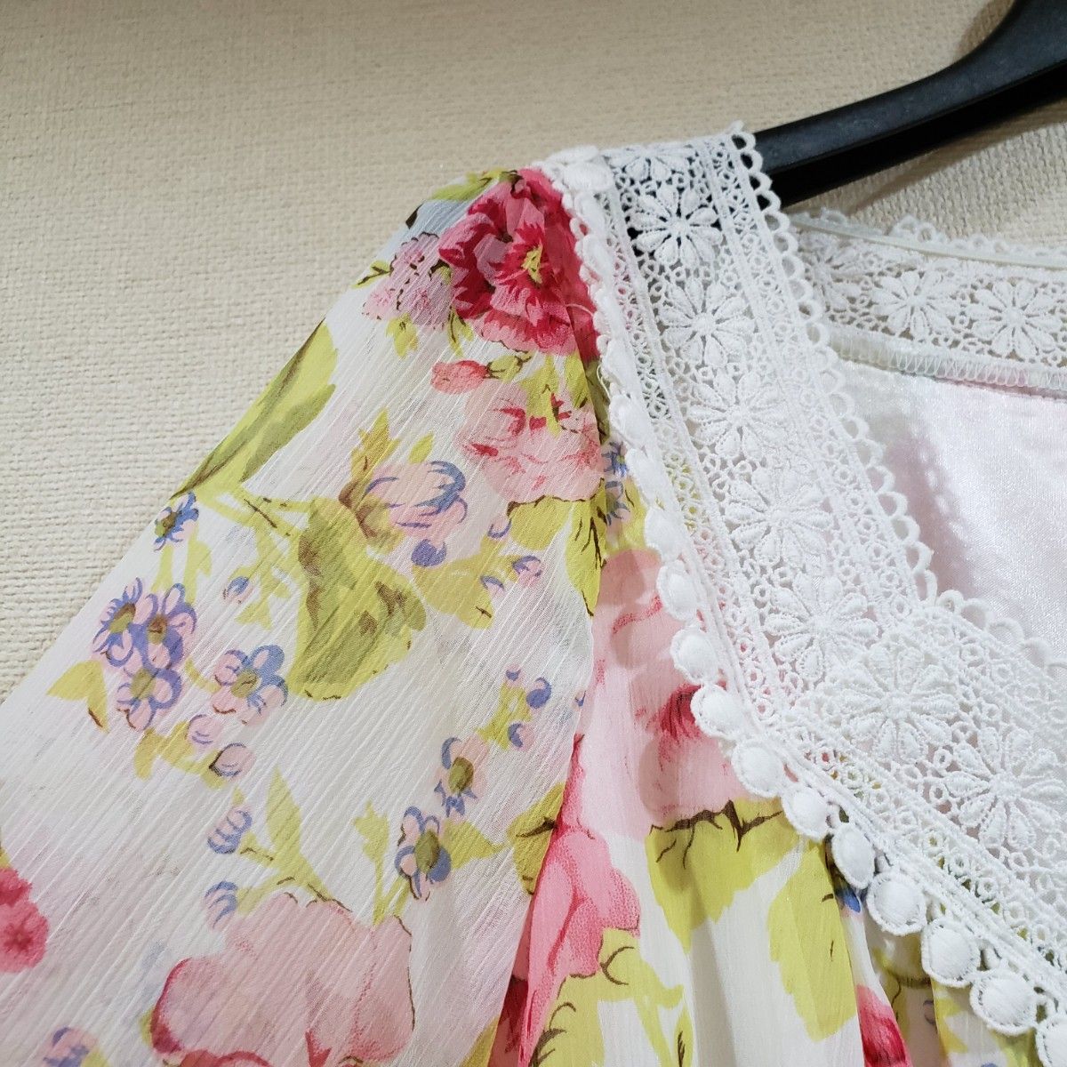 新品 LIZ LISA リズリサ 花柄 ブラウス 袖シースルー チュニック 新品 LIZ LISA リズリサ 花柄 ブラウス 袖シースルー チュニック