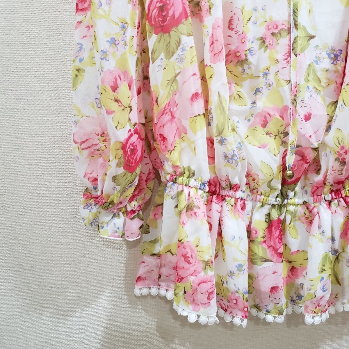 新品 LIZ LISA リズリサ 花柄 ブラウス 袖シースルー チュニック 新品 LIZ LISA リズリサ 花柄 ブラウス 袖シースルー チュニック