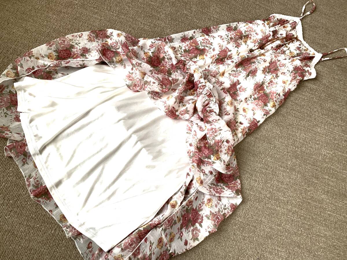 550　ロングドレス　シフォン　ホワイト/ピンク花柄　　　_画像2