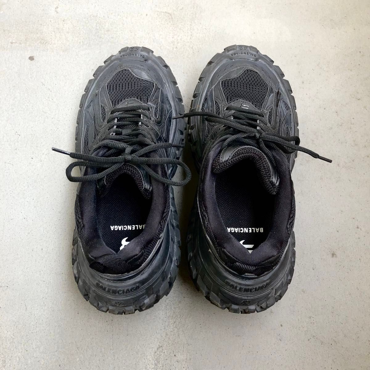 22SS BALENCIAGA バレンシアガ ディフェンダー ブラック 42 22SS BALENCIAGA バレンシアガ ディフェンダー ブラック 42