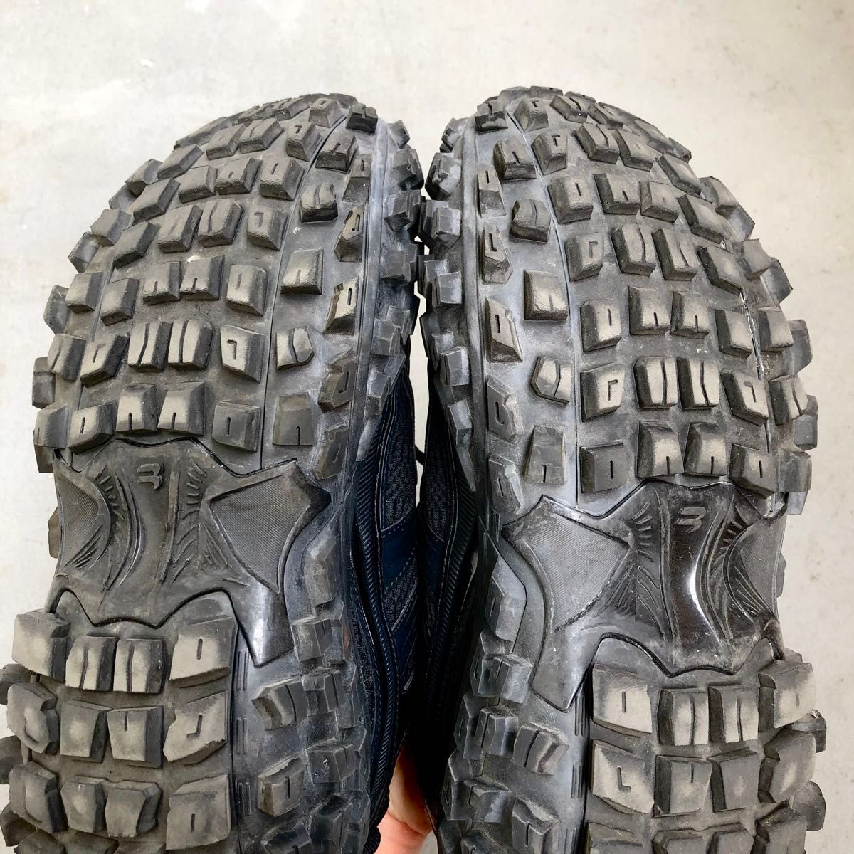 22SS BALENCIAGA バレンシアガ ディフェンダー ブラック 42 22SS BALENCIAGA バレンシアガ ディフェンダー ブラック 42