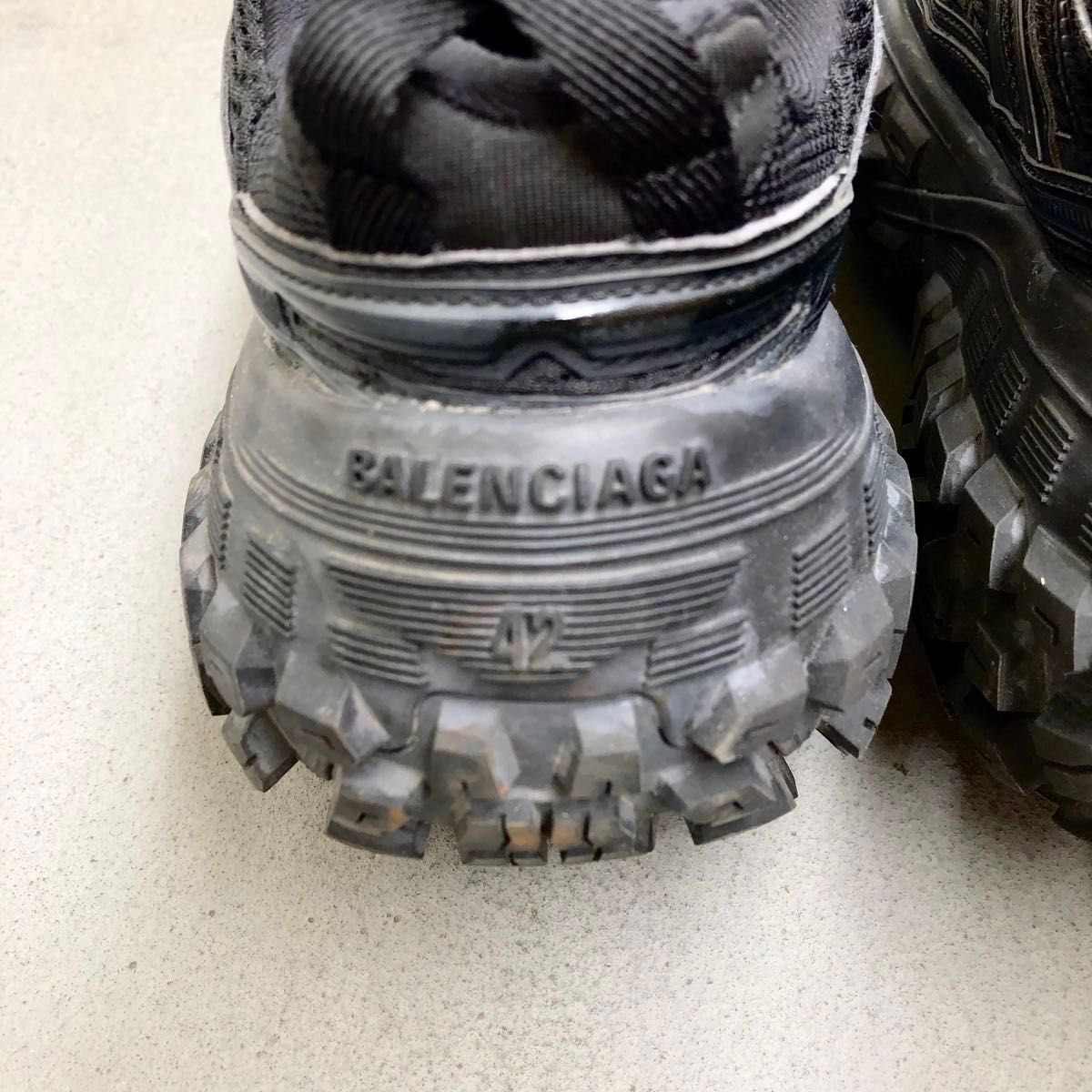 22SS BALENCIAGA バレンシアガ ディフェンダー ブラック 42 22SS BALENCIAGA バレンシアガ ディフェンダー ブラック 42