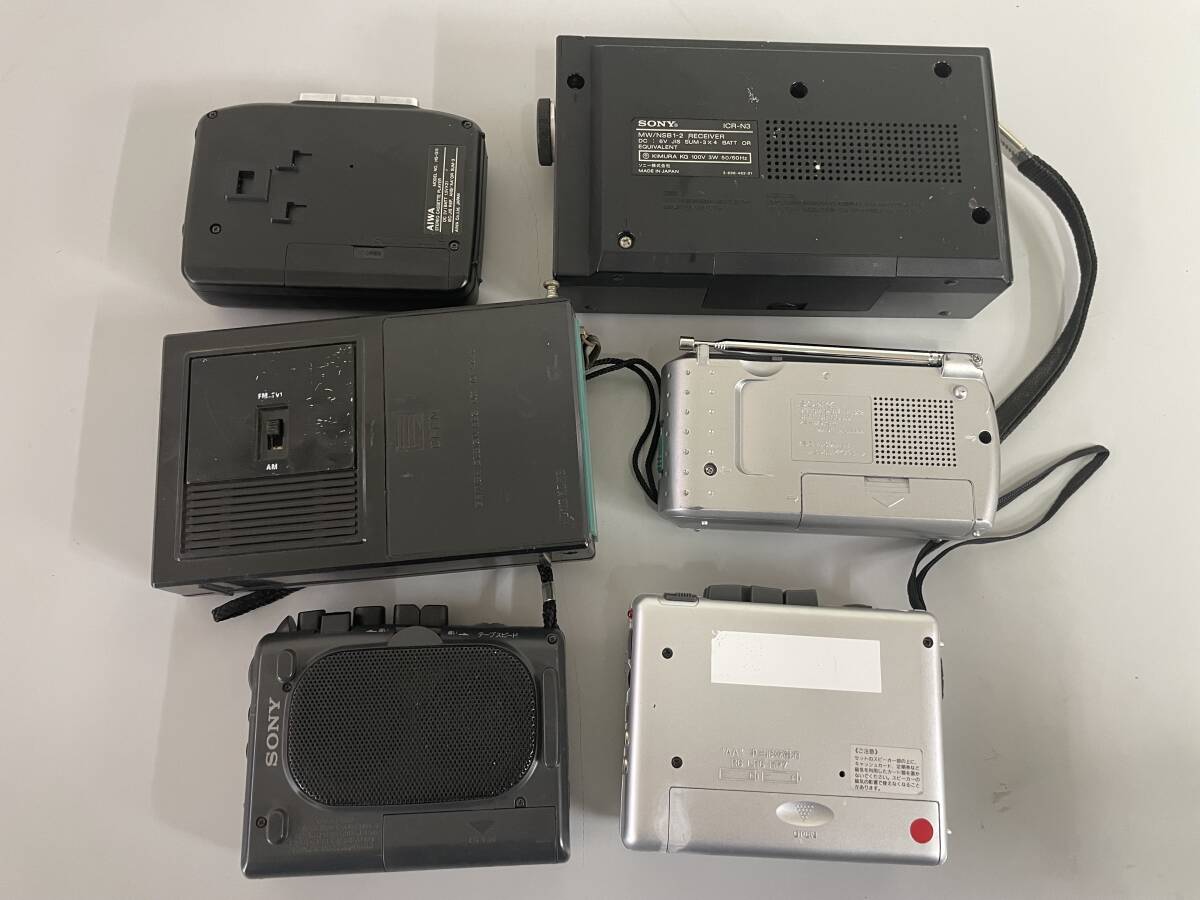 西高μ1【ジャンク現状品 ポータブル ラジオ カセット】6個 ポータブルプレイヤー SANYO SONY AIWA ICR-N3 MR-48 ICF-8 TCM-48 HS-G15の画像2