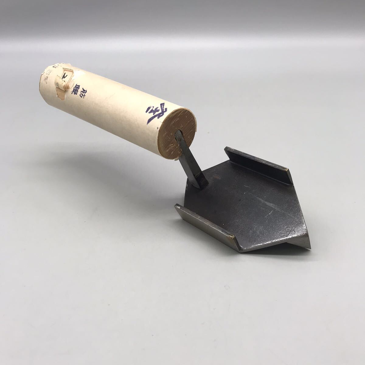 [ unused ] plasterer kote. trowel yamasa mountain .15mm tool plasterer tool concrete kote worker tool large .. 9 . large triangle an earth floor tool recommendation 
