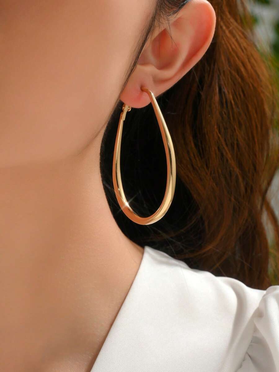  lady's jewelry earrings hoop earrings 1 pair oval Teardrop type. glistening hoop earrings 