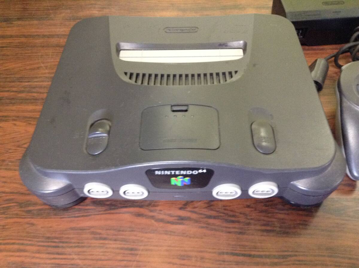 Nintendo N64 console 2controllers tested 任天堂 N64 本体1台 コントローラー2台 動作確認済 D579の画像3