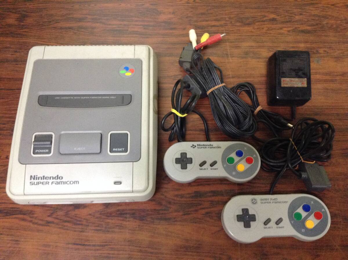 Nintendo Super Famicom console 2controllers tested 任天堂 スーパーファミコン 本体 コントローラ2台 動作確認済 D608Cの画像1