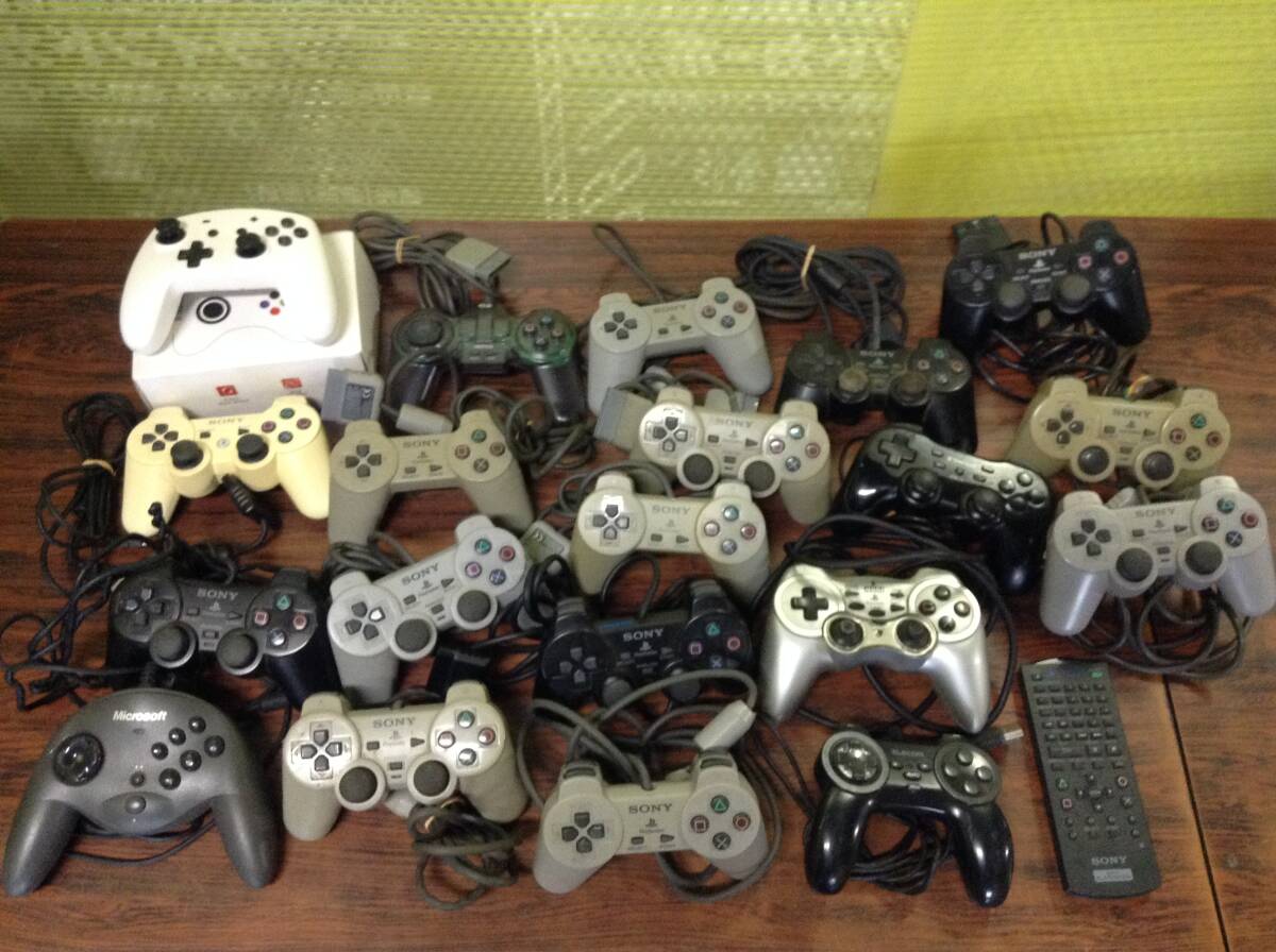 SONY Playstation PS3 PS2 PS1 20controllers working ソニー プレステ PS3 PS2 PS1 コントローラ 20台 動作品有 D685Tの画像2
