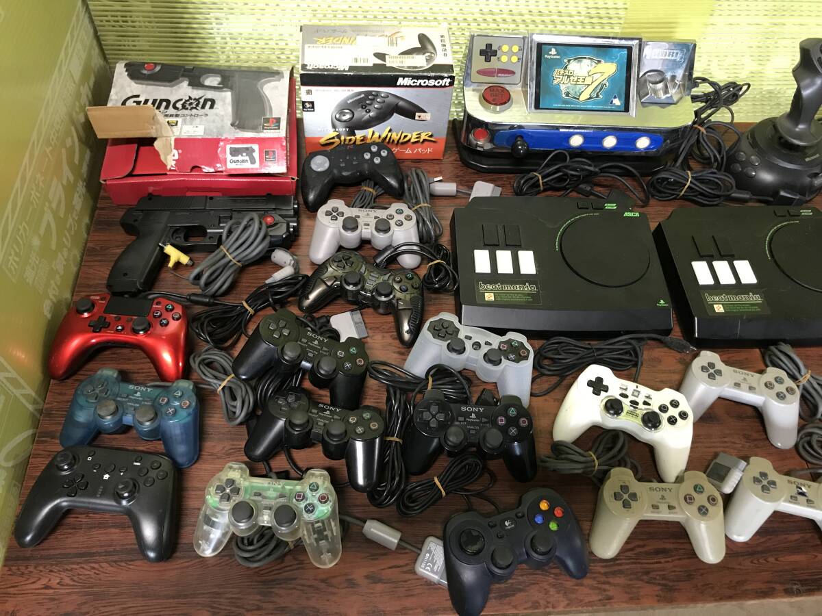 SONY Playstation PS3 PS2 PS1 38controllers working ソニー プレステ PS3 PS2 PS1 コントローラ 38台 動作品有 C47の画像2