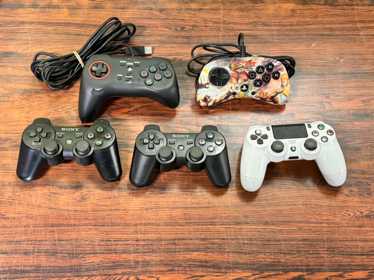 SONY Playstation PS3 PS4 5controllers working ソニー プレステ PS3 PS4 コントローラ 5台 動作品あり D625Sの画像1
