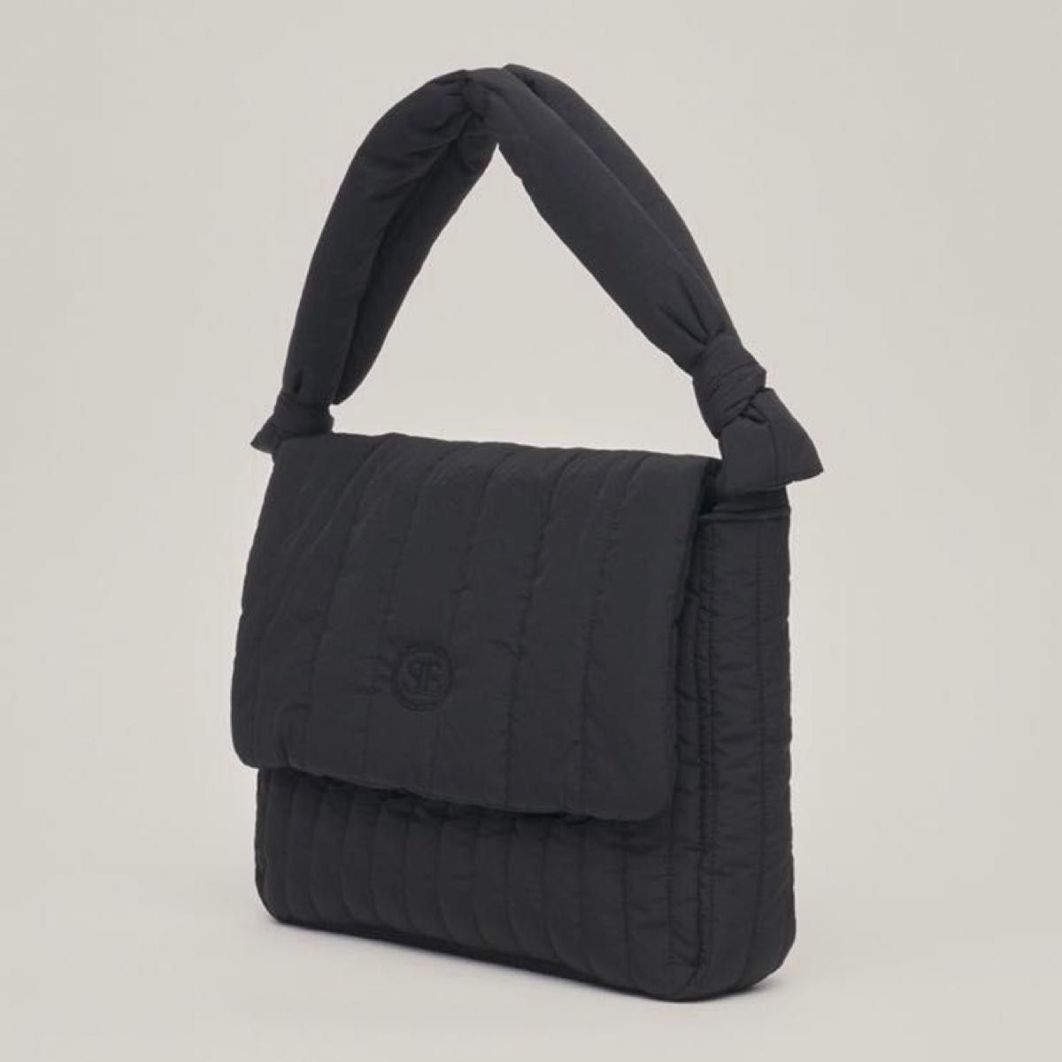 Sienne★韓国★人気シリーズ★Cross Padding Bag 5色 /追跡あり 未使用】sienne シエンヌ ダウンバッグ cross pedding bag