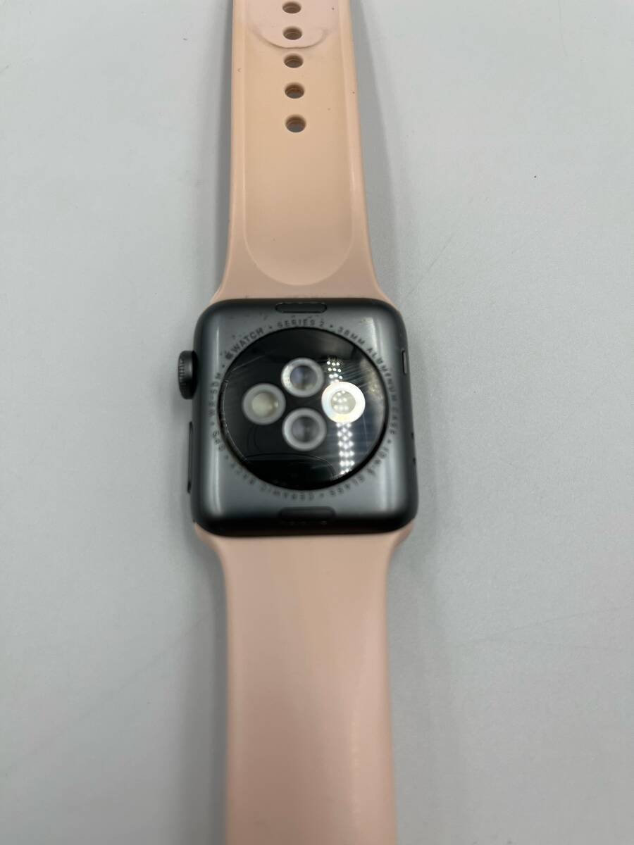 Apple Watch アップルウォッチ SERIES2 シリーズ2 第二世代 WR-50M 38mm GPS 通電確認済み アクティベートロック ジャンク おまけ付き E238の画像3