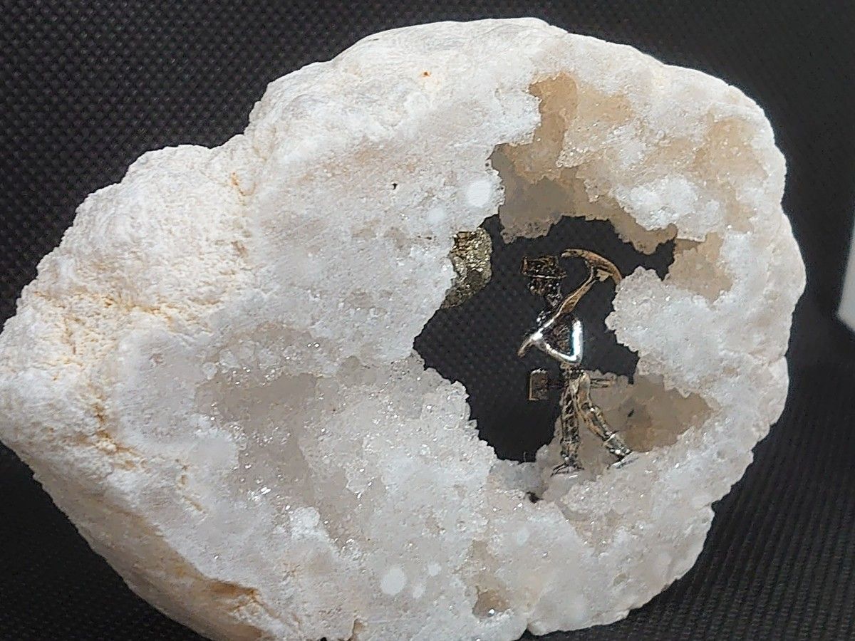 天然石水晶クラスタージオード・パイライト置物 天然石 パワーストーン 結晶