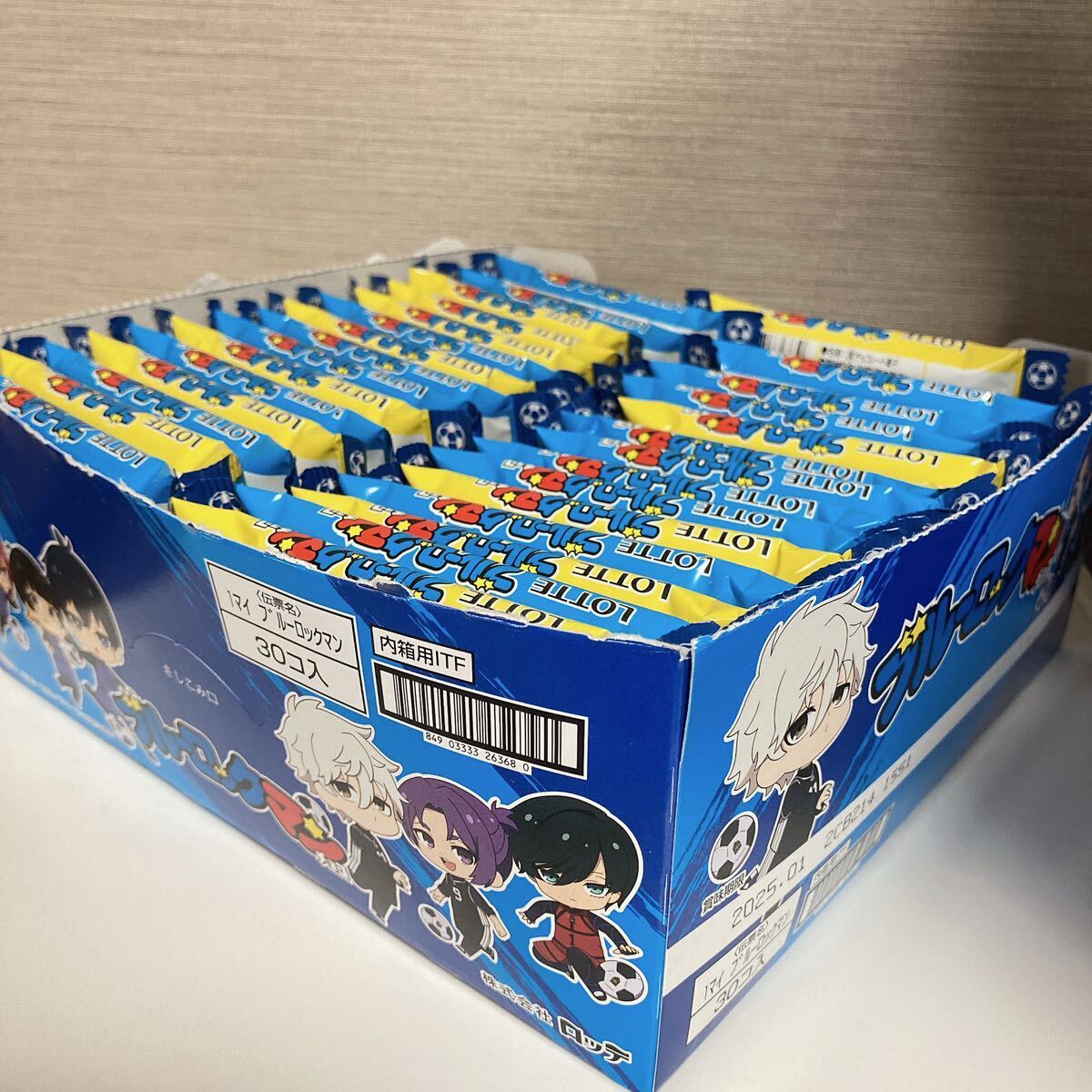 【早い者勝ちSALE！！】セブンイレブン限定　ブルーロックマンチョコ　BOX 入 【29個 】映画 ビックリマンチョコ 菓子_画像2