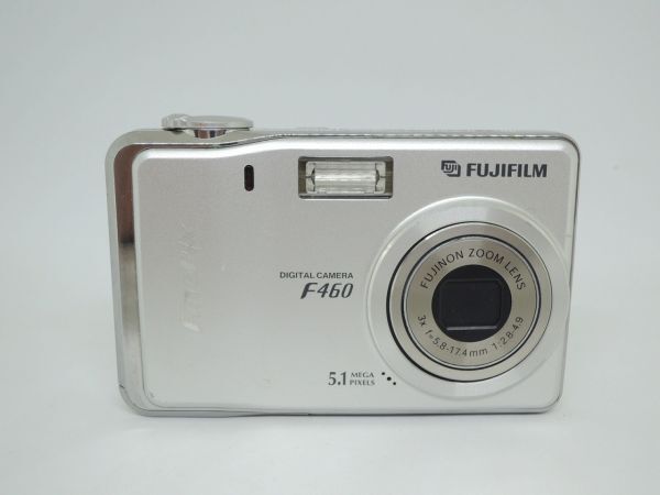 FUJIFILM フジフィルム FinePix F460 コンパクトデジタルカメラ 動作品 本体のみ バッテリーなし コンデジ デジカメの画像1