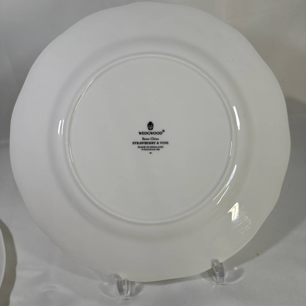 WEDGWOOD ウェッジウッド ボーンチャイナ ストロベリー&バイン 大皿2枚セット (RD-046)_画像4