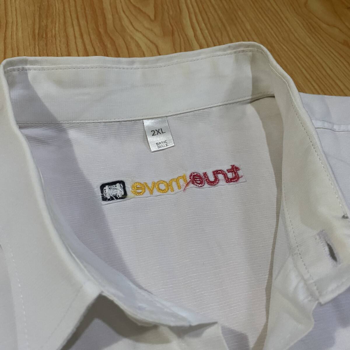 即決・クリックポスト発送・タイで購入した大手通信会社’true move’のユニフォームシャツ・２ＸＬ表記ですが日本のＬに近いサイズ感です_画像5