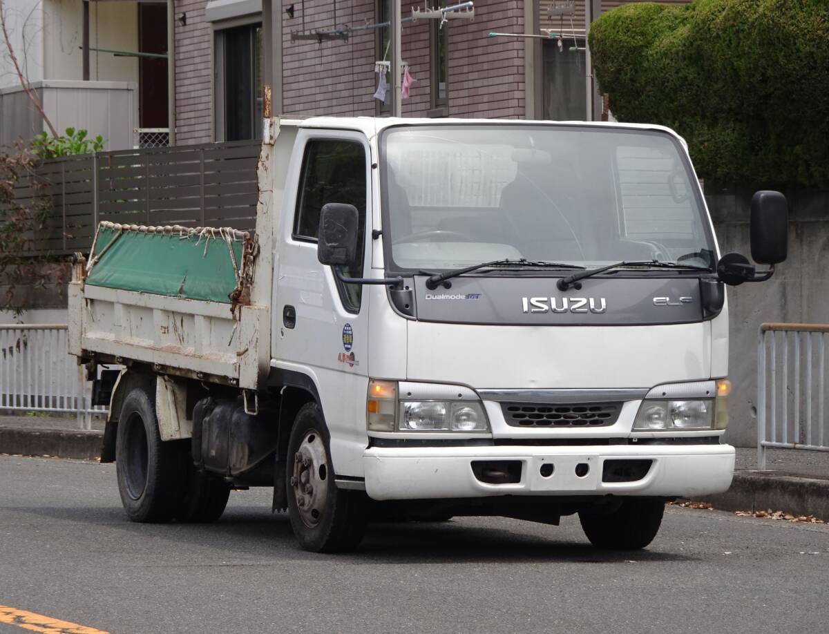 ３つの約束☆絶対に安い☆程度の良いトラック☆スピーディー納車☆H15年☆３ペダル5速☆ダンプ☆最大積載量2トン☆コボレーン☆予備検査付_画像2