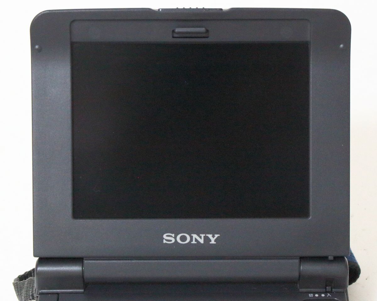 ☆ SONY Hi8 ビデオカセットレコーダー ビデオウォークマン GV-A700 【再生OK/ジャンク】 ☆AHB08417 1998年製の画像2