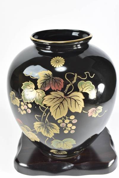 皇室特製記念品　　菊の御紋入り明陶花瓶 極珍品_画像1