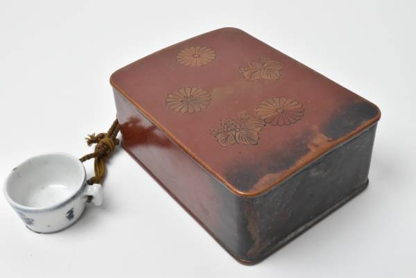 明治頃 日本皇室菊、桐紋入携行酒器 極珍品 金属工芸 | guiadodelivery.com.br