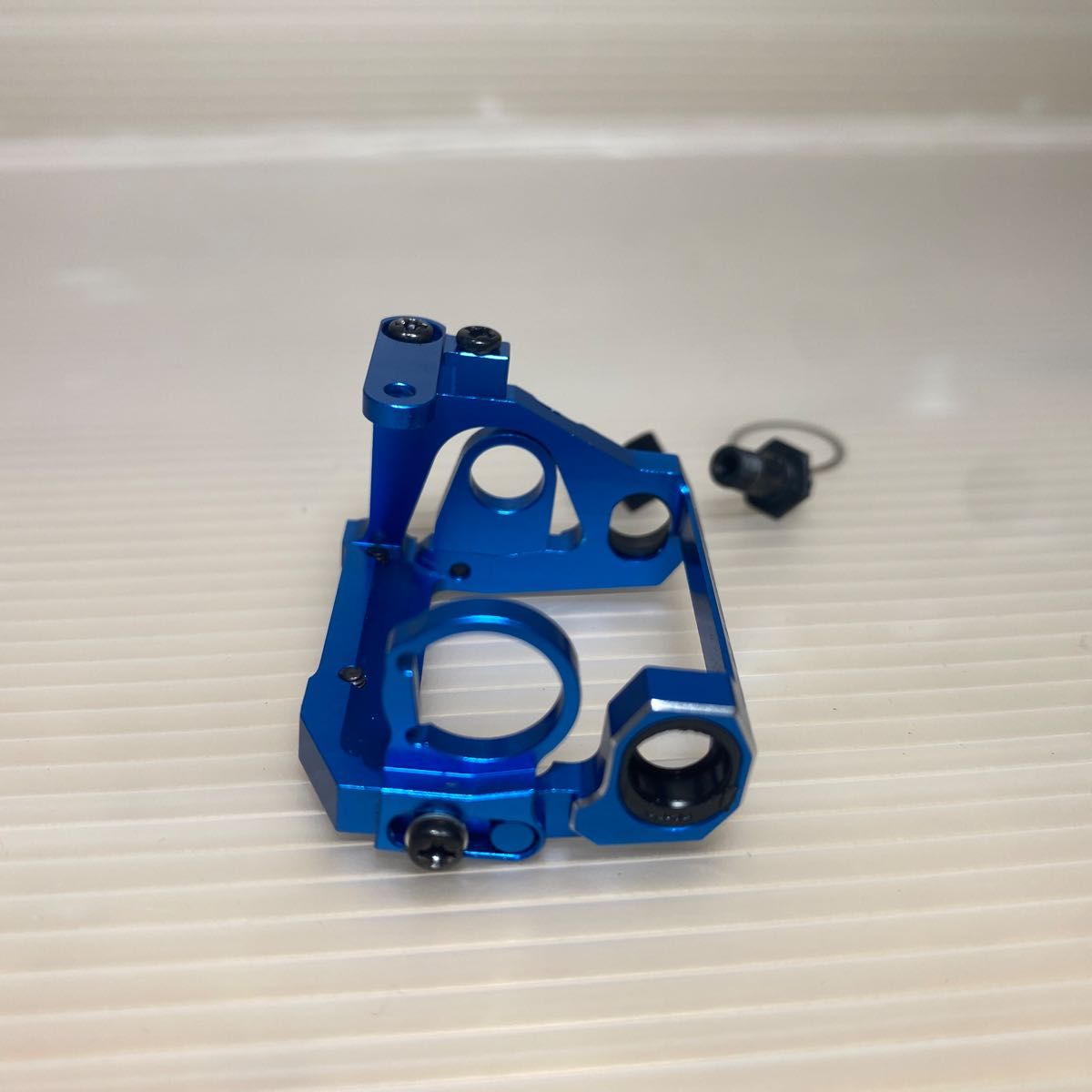 京商ミニッツRWD MM2アルミモーターマウントR246-1361B中古 京商ミニッツRWD MM2アルミモーターマウントR246-1361B中古