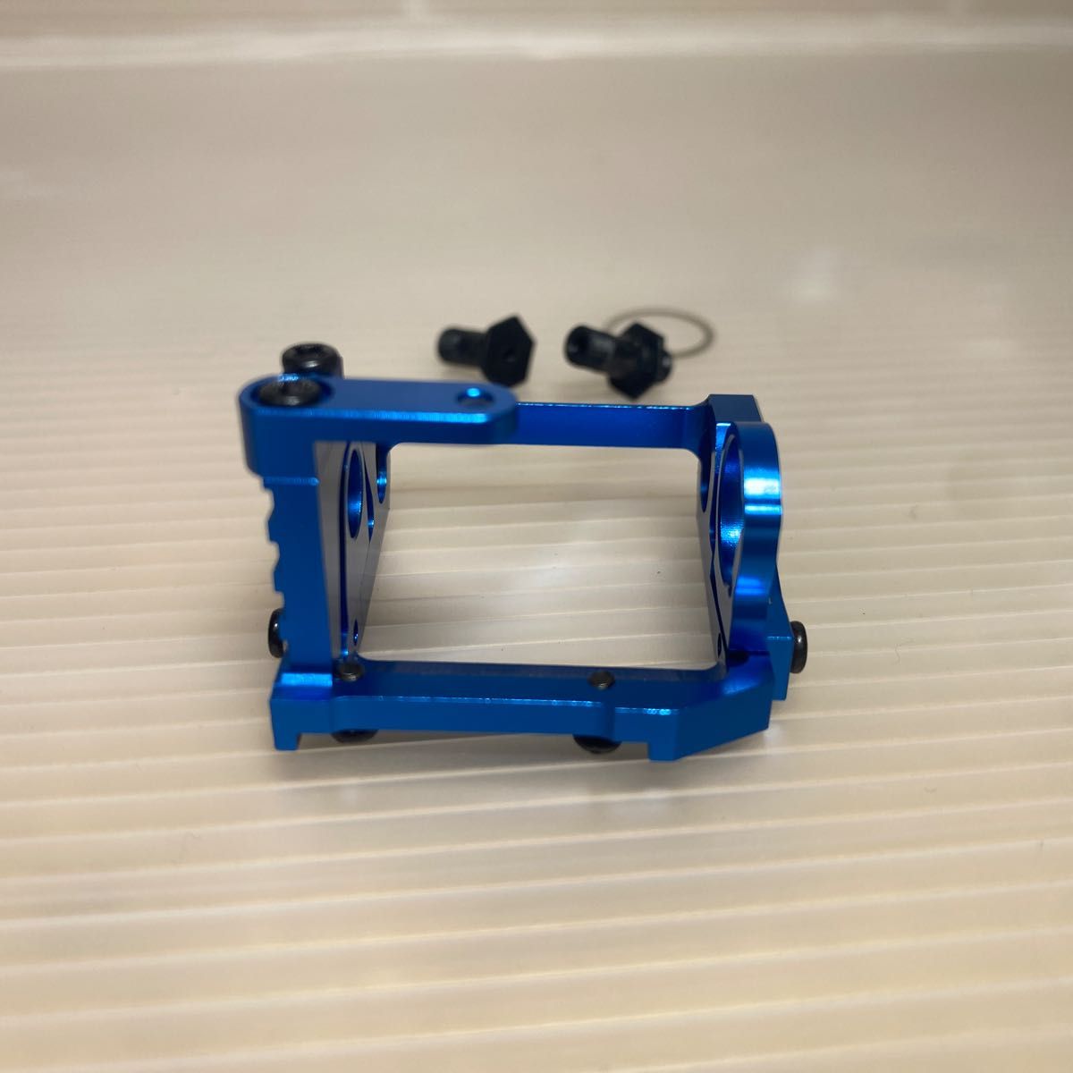 京商ミニッツRWD MM2アルミモーターマウントR246-1361B中古 京商ミニッツRWD MM2アルミモーターマウントR246-1361B中古