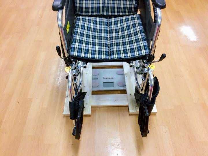 介護、グループホーム必見！車椅子用体重計 送料無料!の画像5