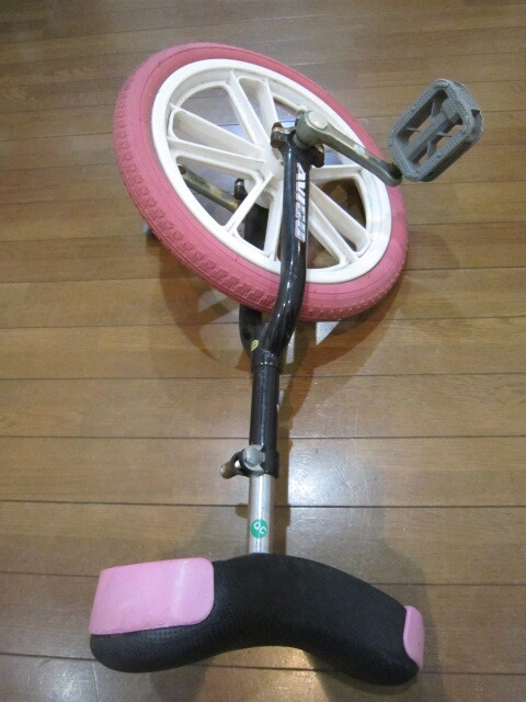  superior article child. balance feeling motion nerve up . position be established wheelbarrow AVIGO Japan wheelbarrow association recognition 