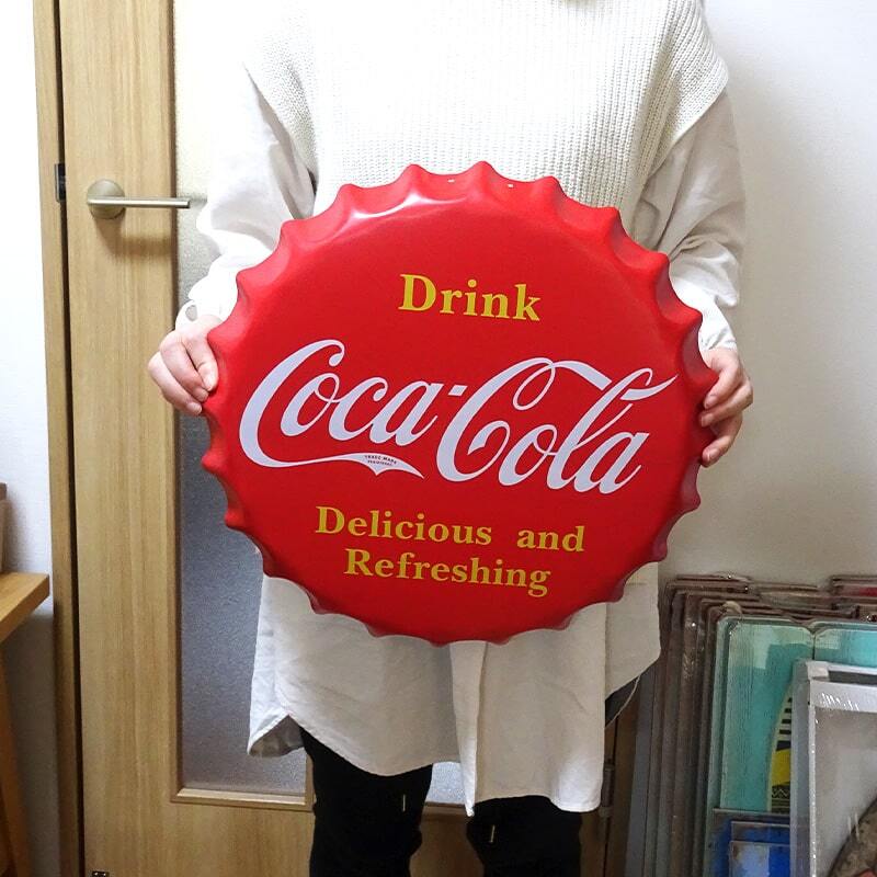 ブリキ看板 ボトルキャップ コカコーラ アンティーク COCA-COLA ロゴ 壁飾り 赤 かわいい 正規品 アメリカン 雑貨 インテリア 可愛いの画像3