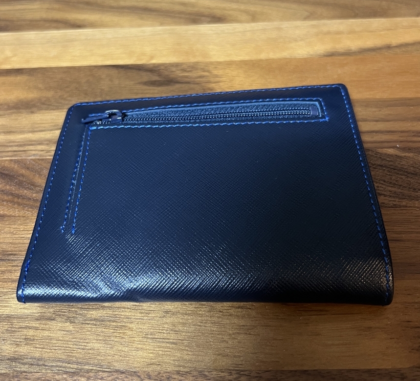 ドラえもん　50周年デザイン 限定財布 カードをたくさん入れてもさらに薄い財布NEO（大人の逸品）_画像3