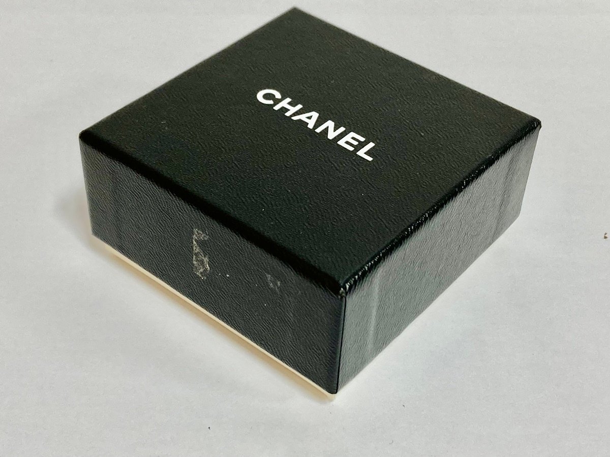 CHANEL  シャネル  ピアス  ココマーク  ピアス シルバーカラー アクセサリー 保存箱付きの画像8