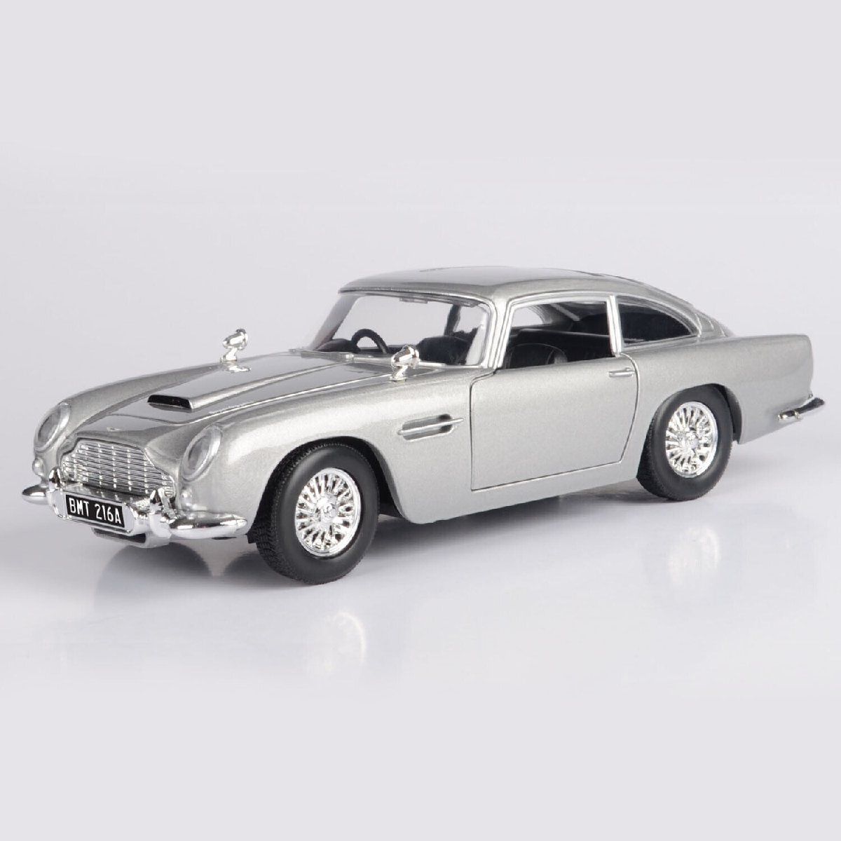 MOTOR MAX 1/24 アストンマーチン DB5 1965 シルバー 007 ゴールドフィンガー ボンドカー ASTON MARTIN DB5_画像2