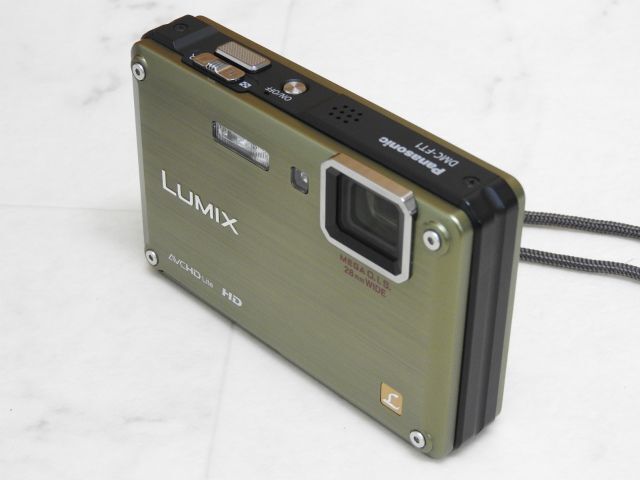 中古 Panasonic LUMIX DMC-FT1 フォリッジグリーン デジタルカメラ 本体/ケースの画像2