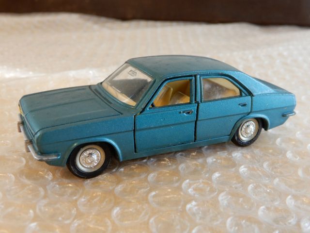  secondhand goods DINKY TOYS / Dinky 1409 CHRYSLER 180 / Chrysler minicar box attaching that time thing retro present condition delivery 