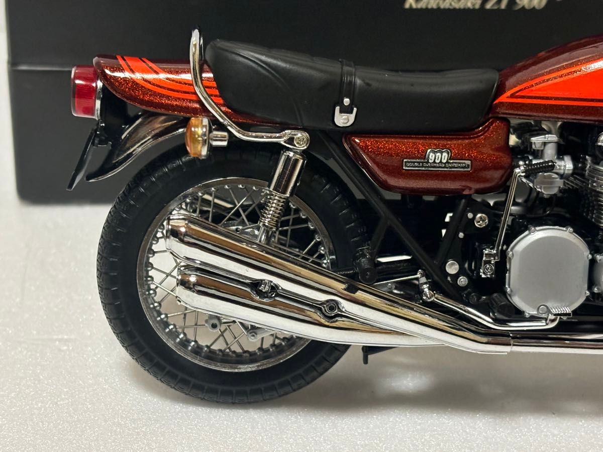 MINICHAMPS ミニチャンプス　オートバイ 1/12Kawasaki Z1 900  Candy brown  1972