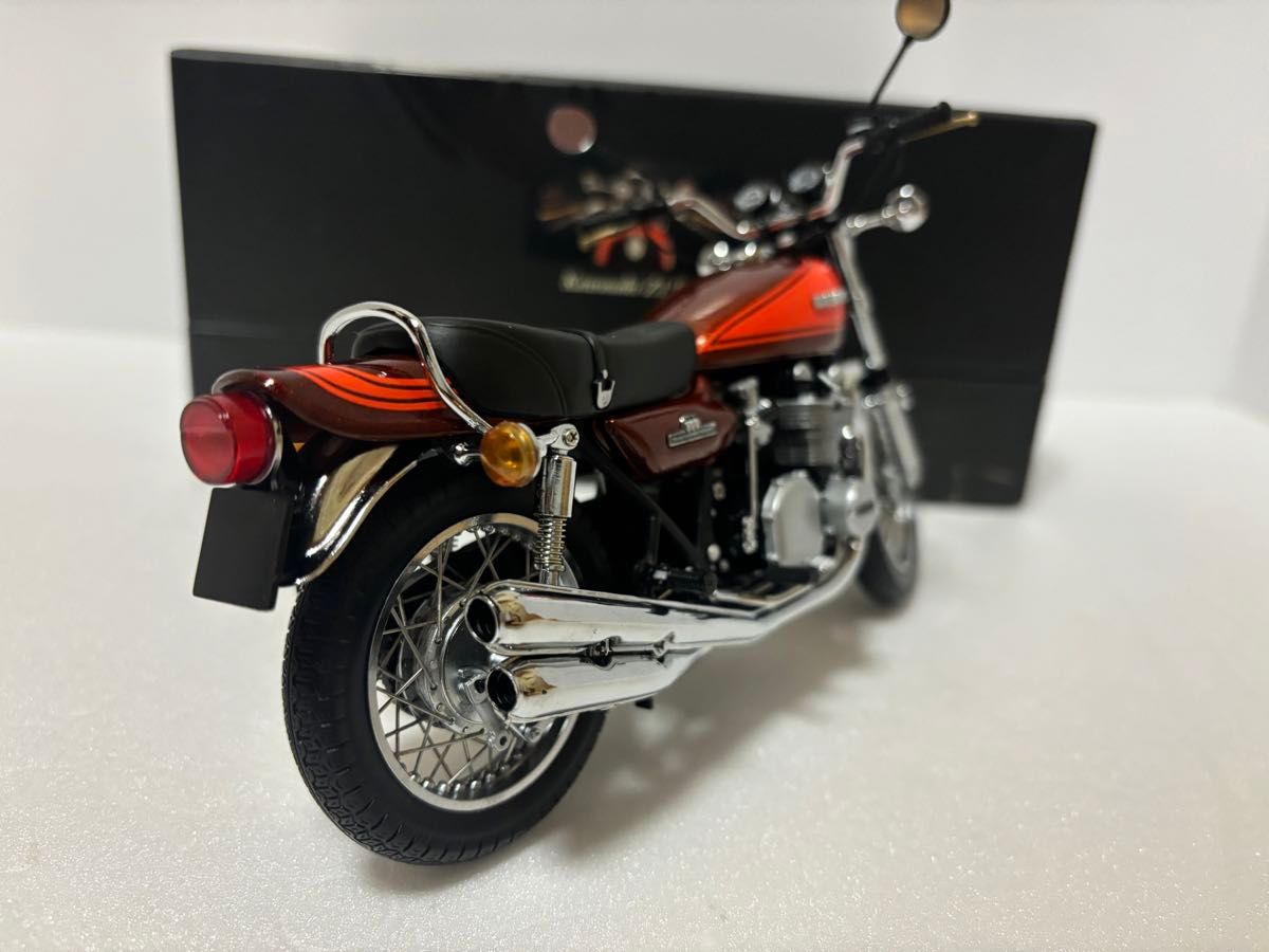 MINICHAMPS ミニチャンプス　オートバイ 1/12Kawasaki Z1 900  Candy brown  1972