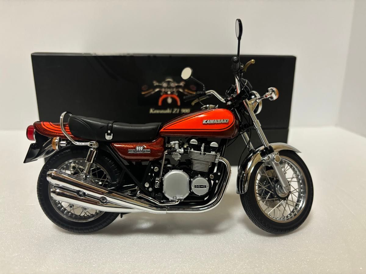 MINICHAMPS ミニチャンプス　オートバイ 1/12Kawasaki Z1 900  Candy brown  1972