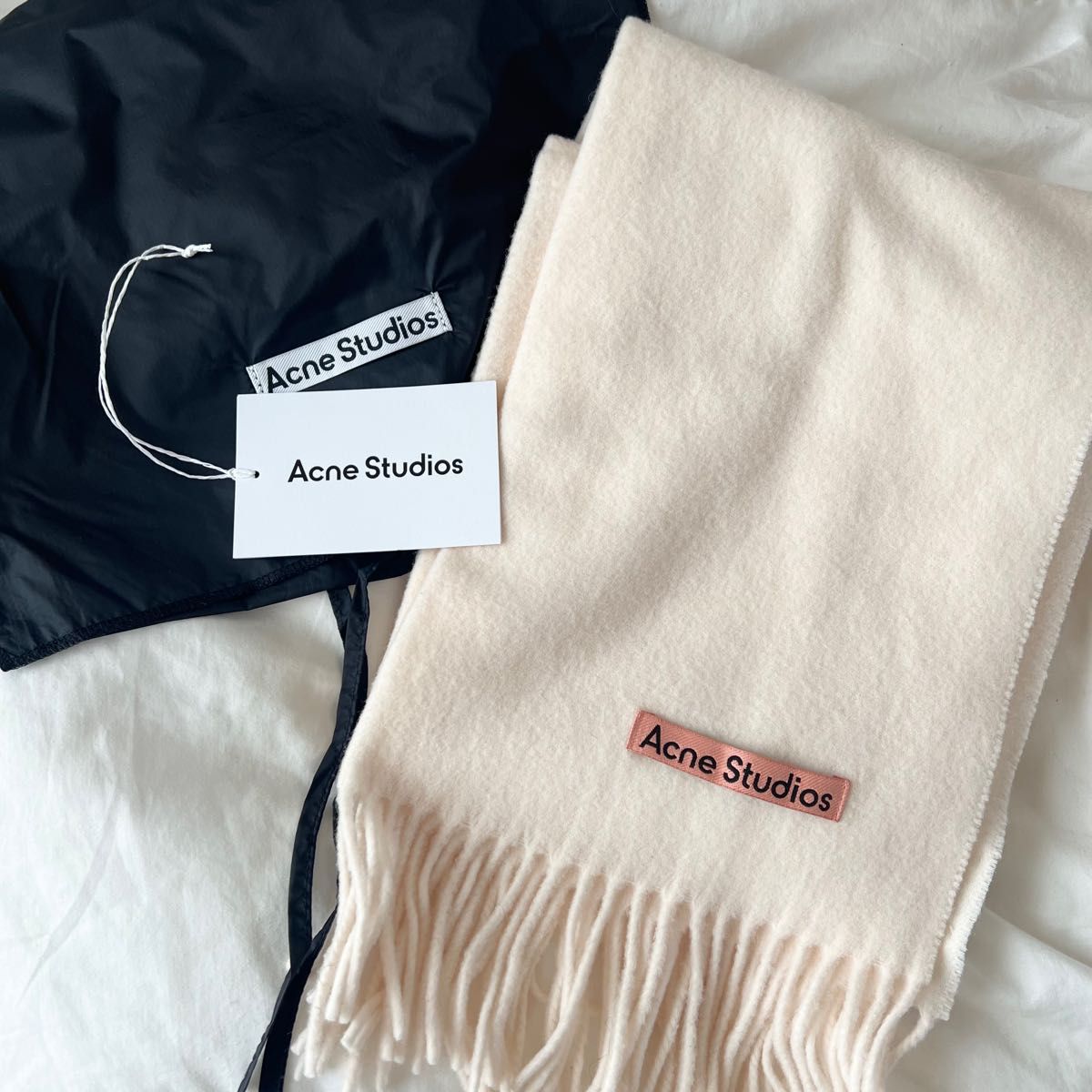 acne studios アクネ マフラー ウォームホワイト ピンクタグ acne studios アクネ マフラー ウォームホワイト ピンクタグ