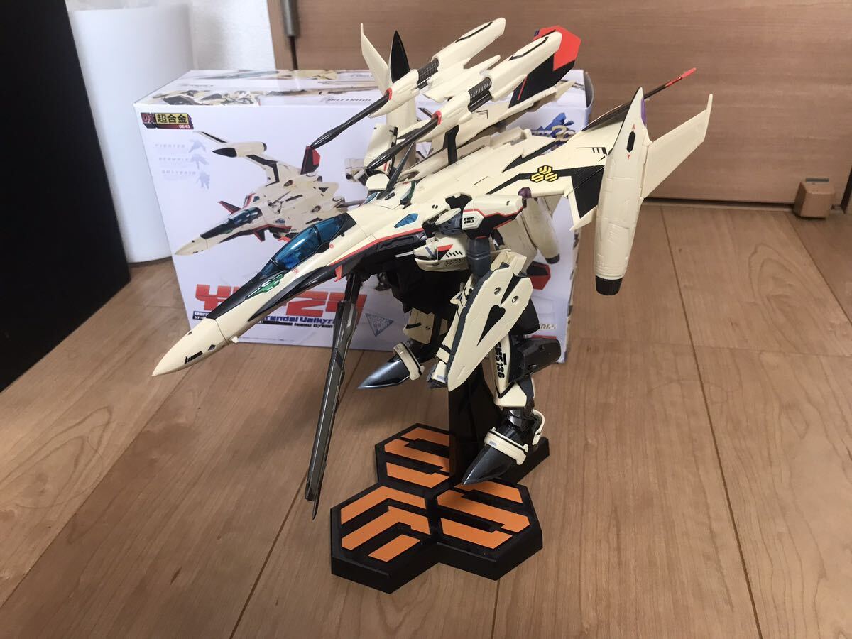 DX超合金 YF-29 デュランダルバルキリー(イサム機)