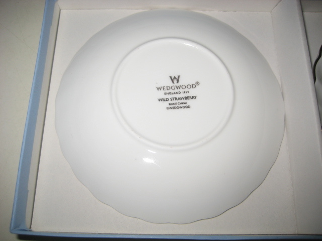 ウェッジウッド ワイルドストロベリー 12cm 小皿 2枚セット フリル小皿の画像4