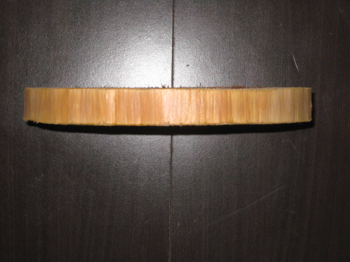 送料無料 杉 輪切り 直径22～24cm×厚み2.5cm 飾り台 輪切り コースター インテリア ディスプレイ F47の画像5