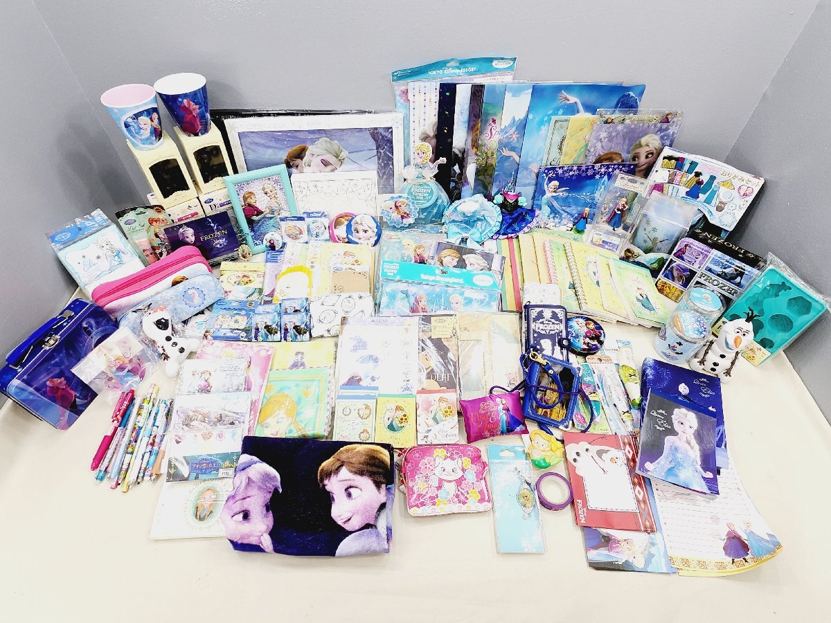 * present condition goods Disney goods . summarize hole . snow. woman ./ glass / soft toy / figure etc. including in a package un- possible 1 jpy start 