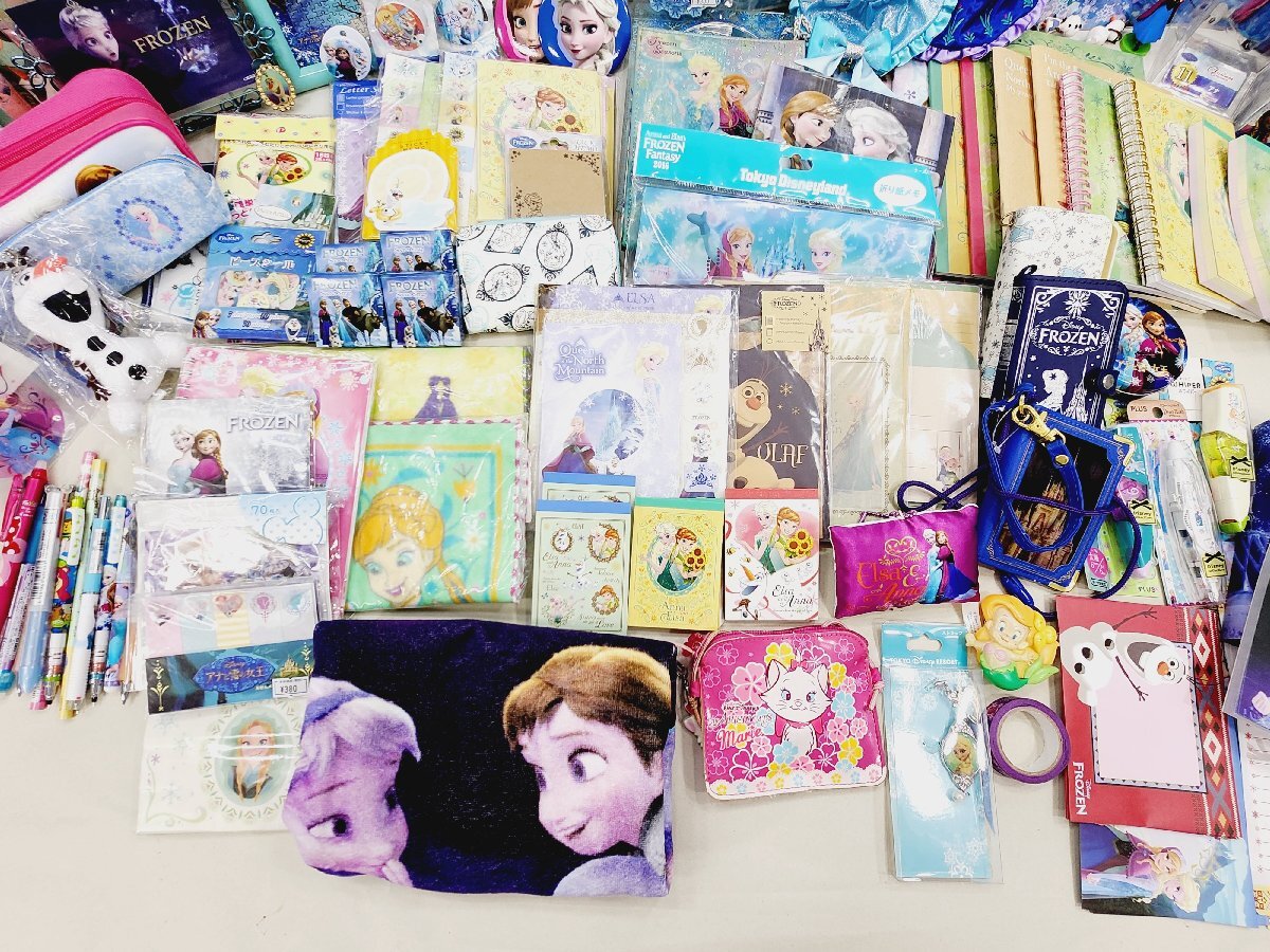 * present condition goods Disney goods . summarize hole . snow. woman ./ glass / soft toy / figure etc. including in a package un- possible 1 jpy start 