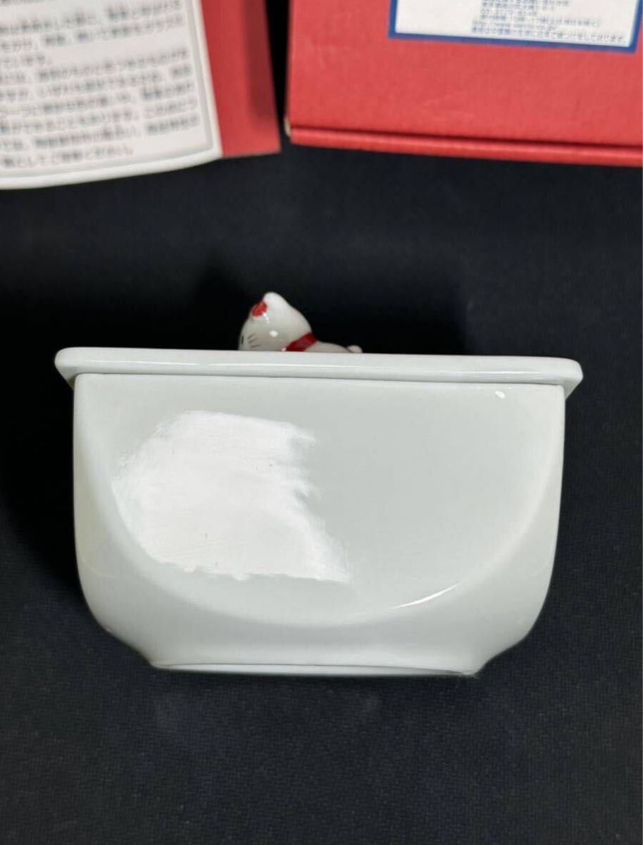 【ハローキティ】陶器 はろうきてぃキャニスター　和柄　コマイヌ　鶴梅　サンリオ　絵付け【キティ】 小物入れ 工芸品　